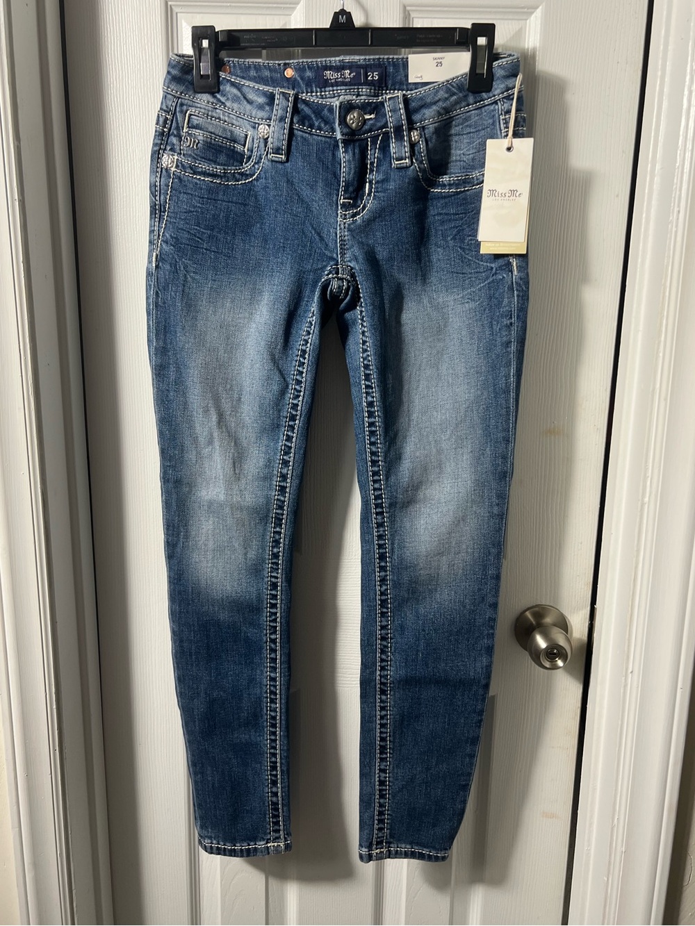 NWT Miss Me Women’s Slim Fit Low Rise Skinny Jeans 25x28